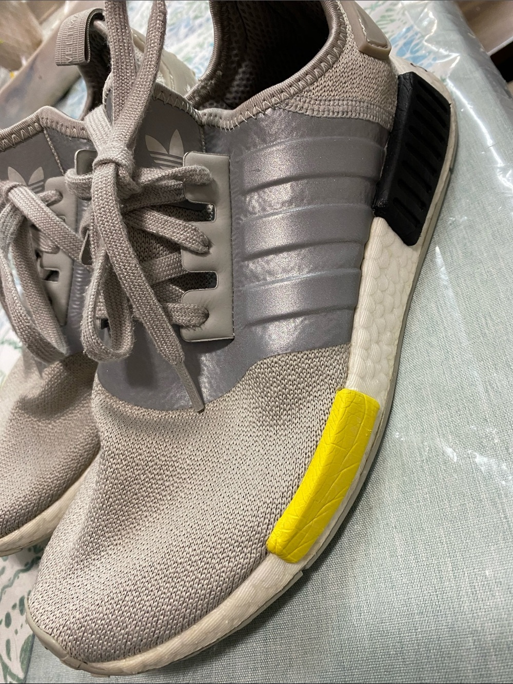 adidas Men’s Light Gray Knit Sneakers with Yellow Midsole Accent